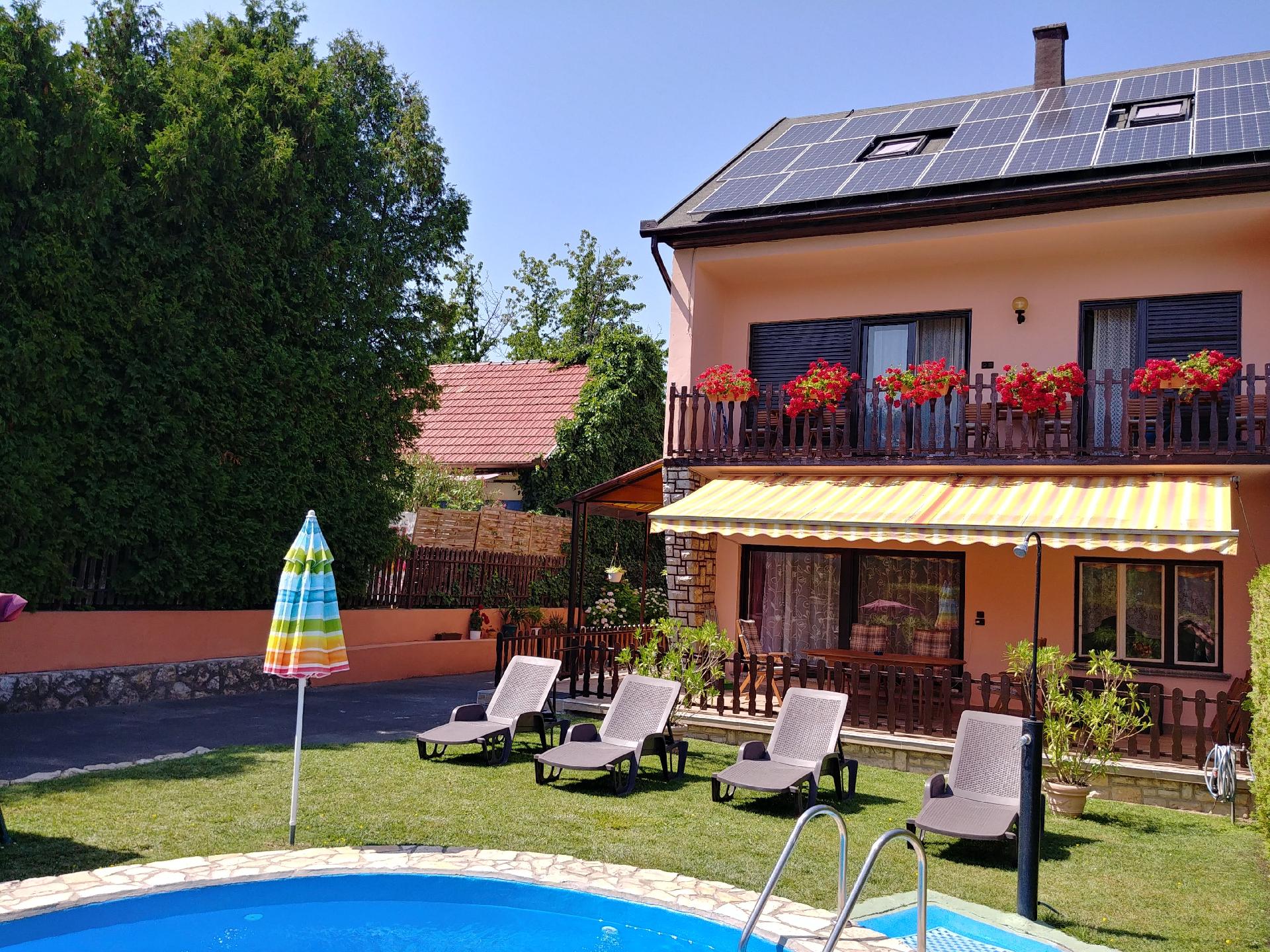 Ferienwohnung für 9 Personen ca. 140 m²  Ferienwohnung  Balatonföldvár