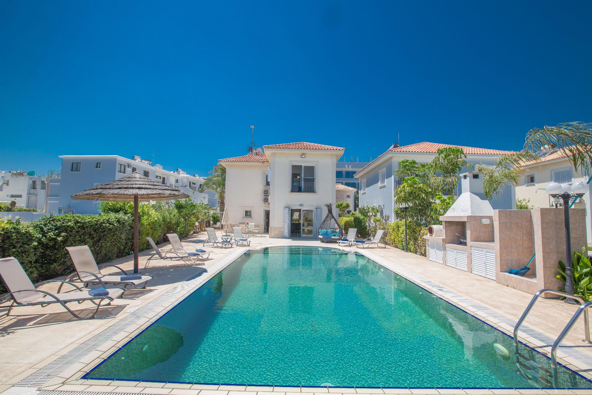 Ferienhaus mit Privatpool für 9 Personen ca.  Ferienhaus in Zypern