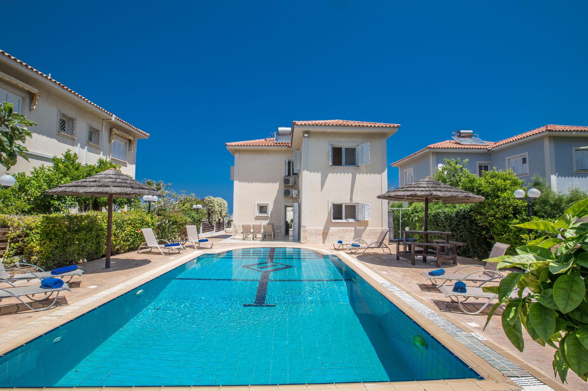 Ferienhaus mit Privatpool für 9 Personen ca.  Ferienhaus in Zypern