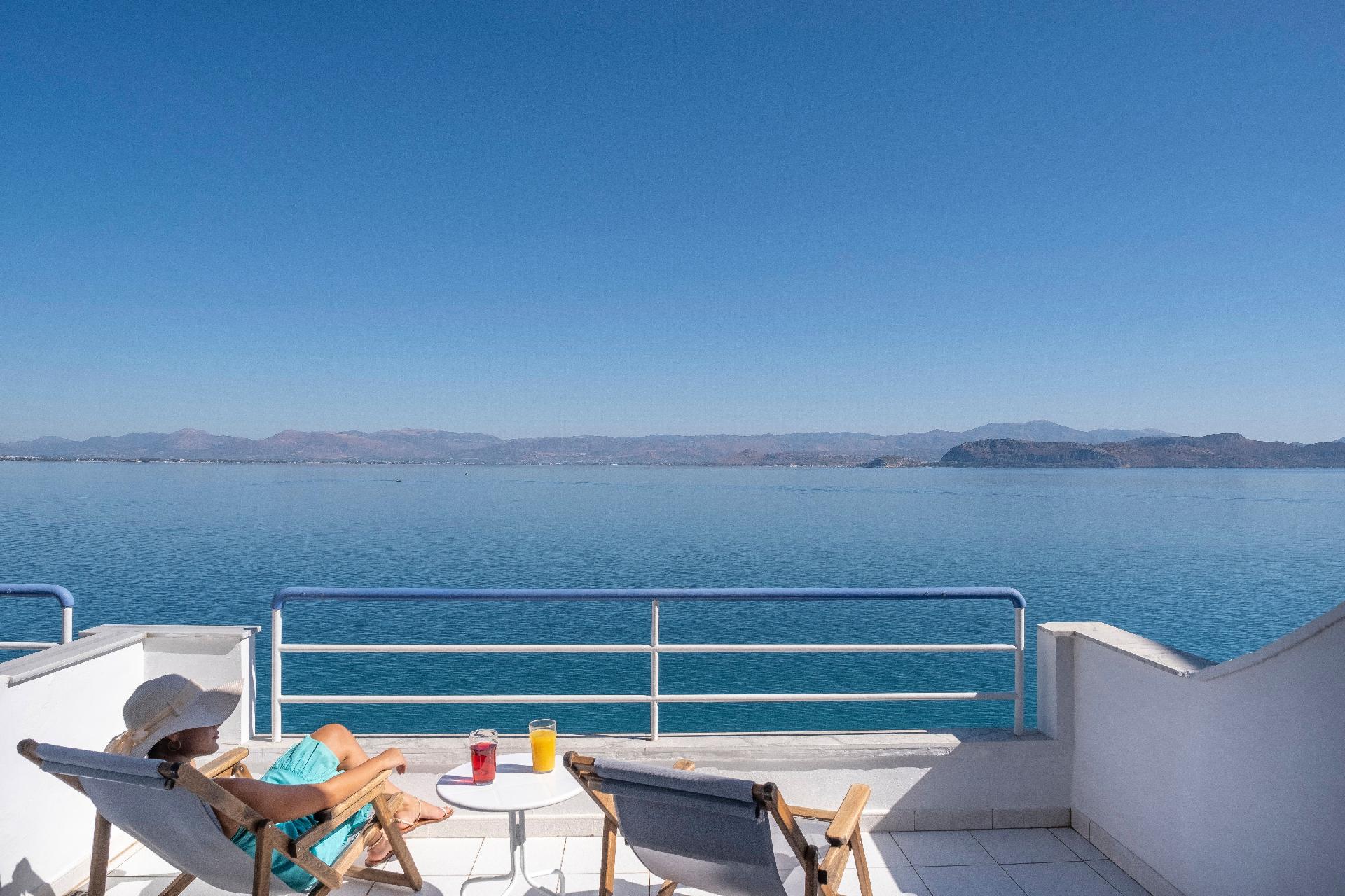 Appartement in Kiveri mit Möbliertem Balkon u Ferienwohnung  Peloponnes