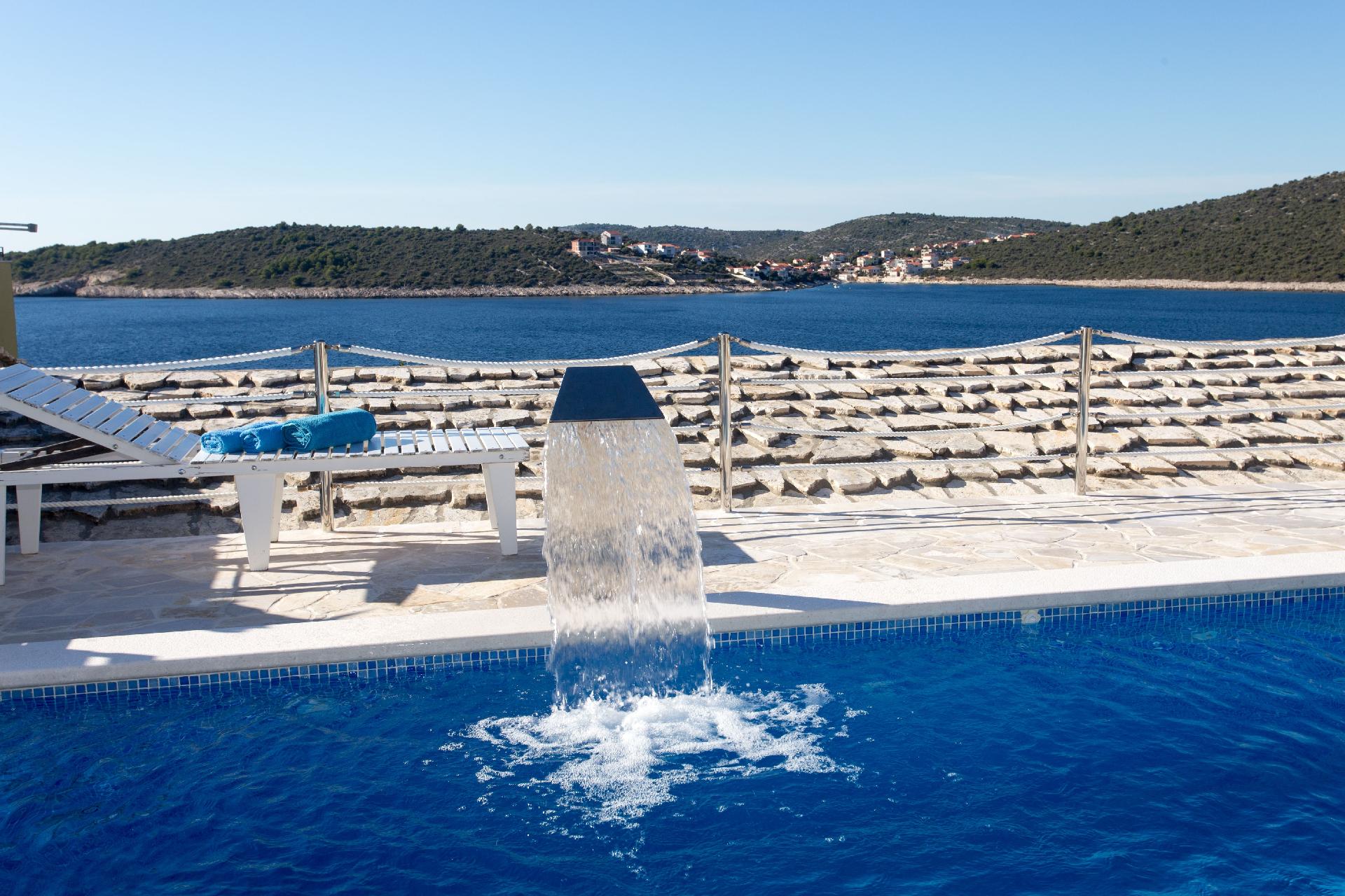 Ferienhaus in Sevid mit Gemeinsamer Terrasse und M Ferienwohnung  Split Riviera