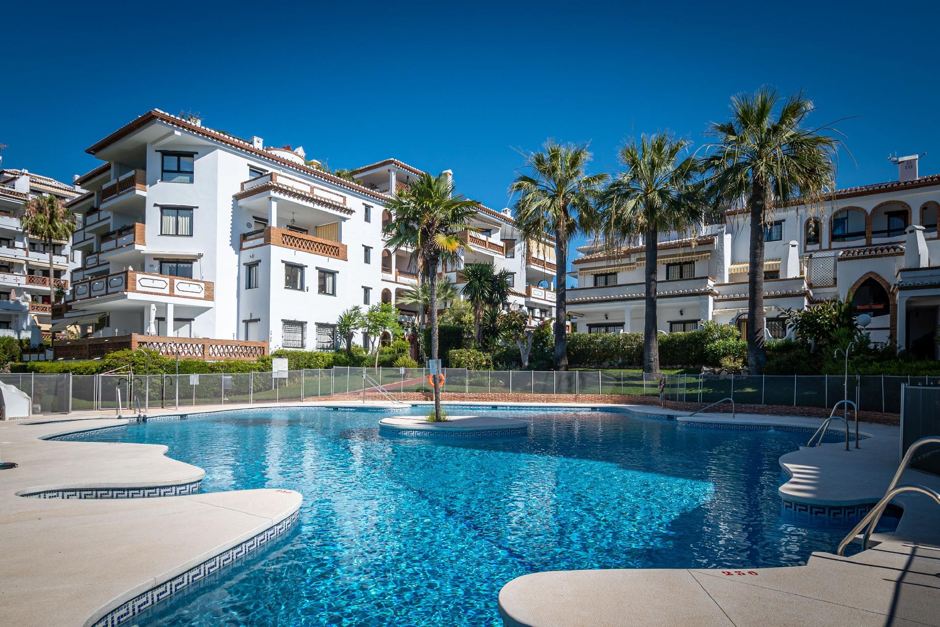 Wohnung in Sitio De Calahonda mit gemeinsamem Pool Ferienwohnung  Costa del Sol