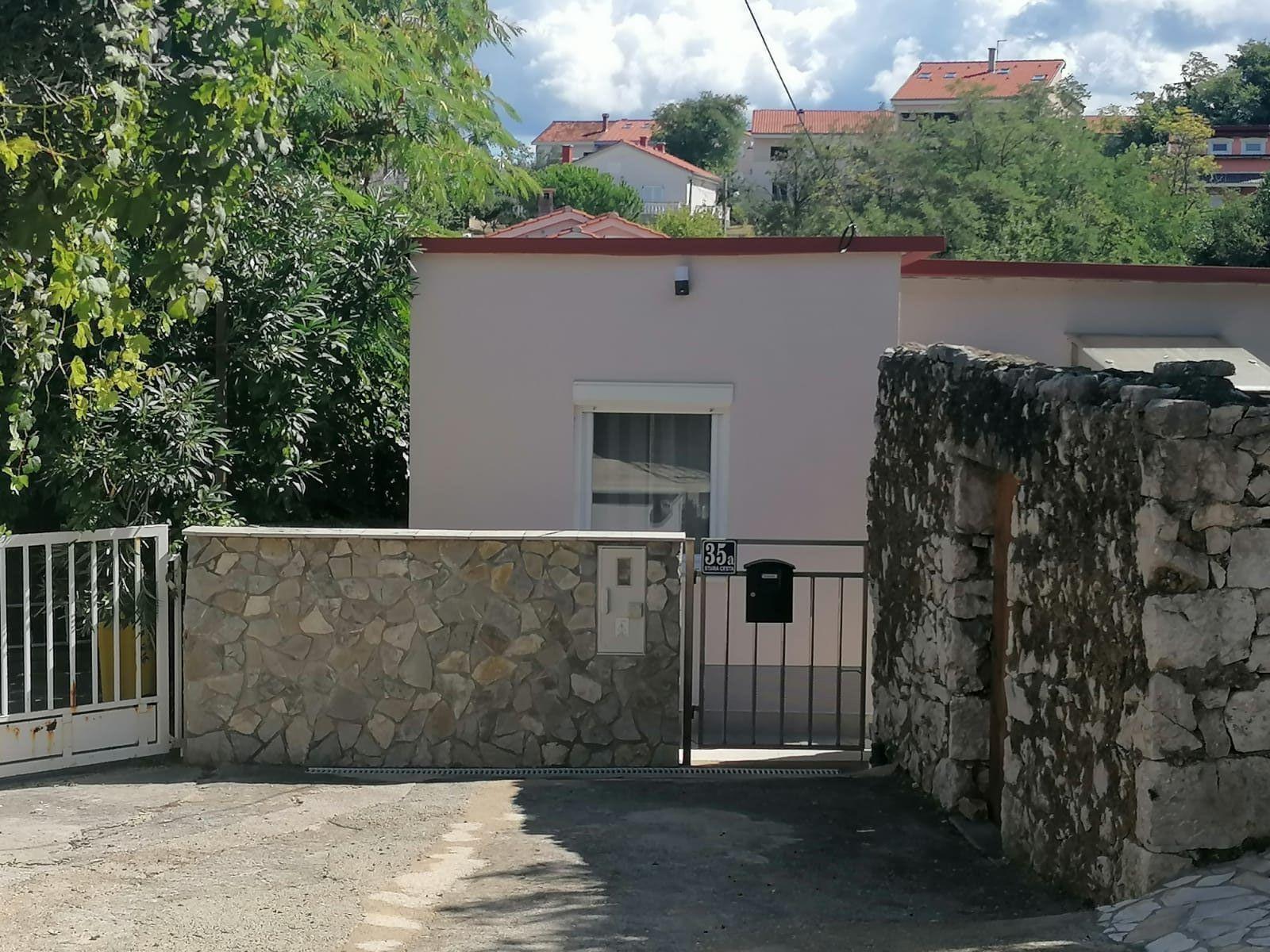 Strandnahes kleines Ferienhaus mit Terrasse, Haust Ferienhaus  kroatische Inseln