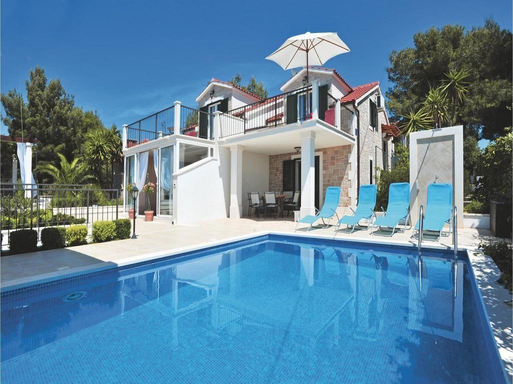 Ferienhaus mit Privatpool für 16 Personen ca. Ferienhaus in Kroatien