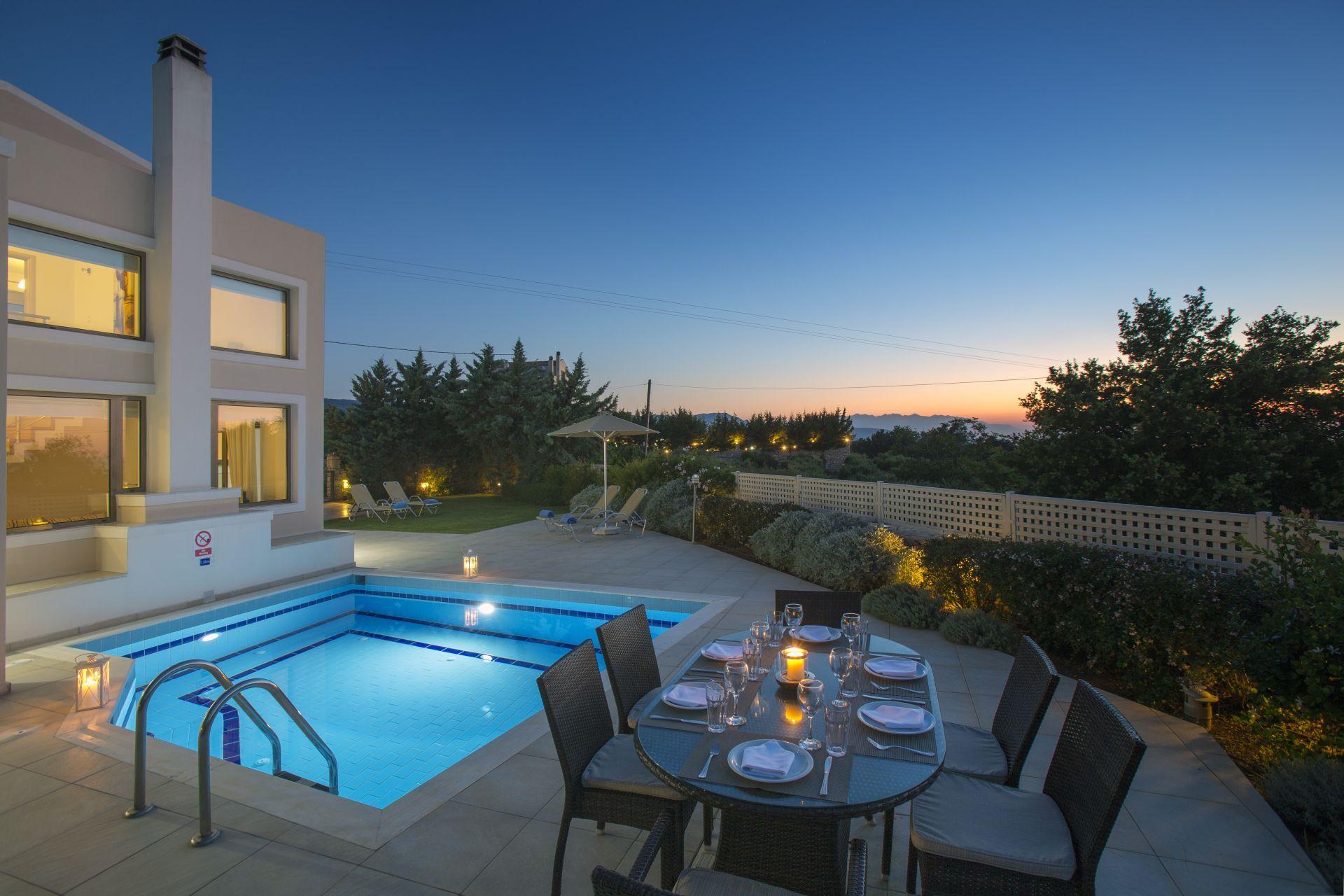Ferienhaus mit Privatpool für 4 Personen  + 2 Ferienwohnung in Griechenland