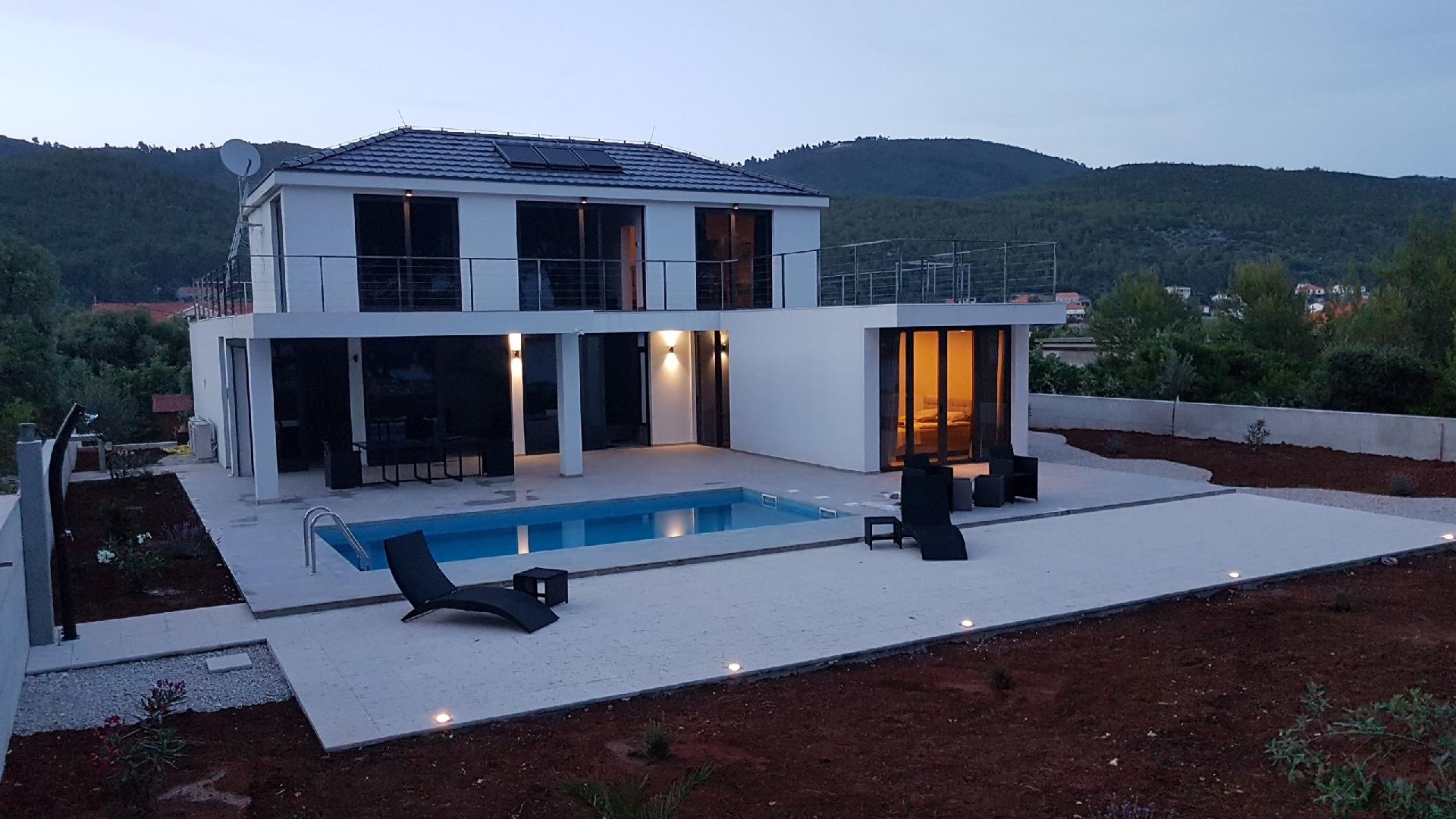 Ferienhaus mit Privatpool für 8 Personen  + 2 Ferienhaus  kroatische Inseln