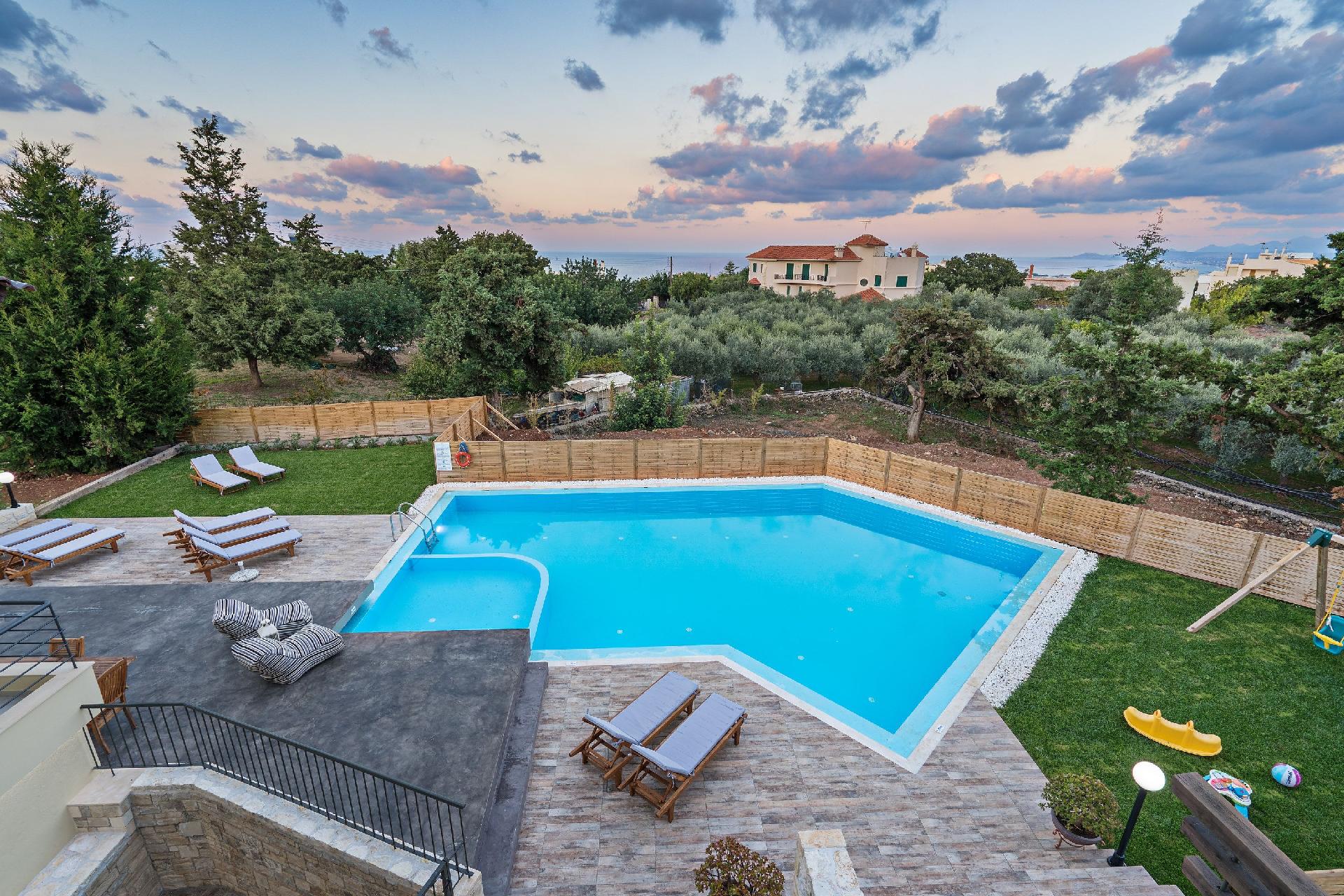 Ferienhaus mit Privatpool für 16 Personen ca. Ferienhaus  Kreta