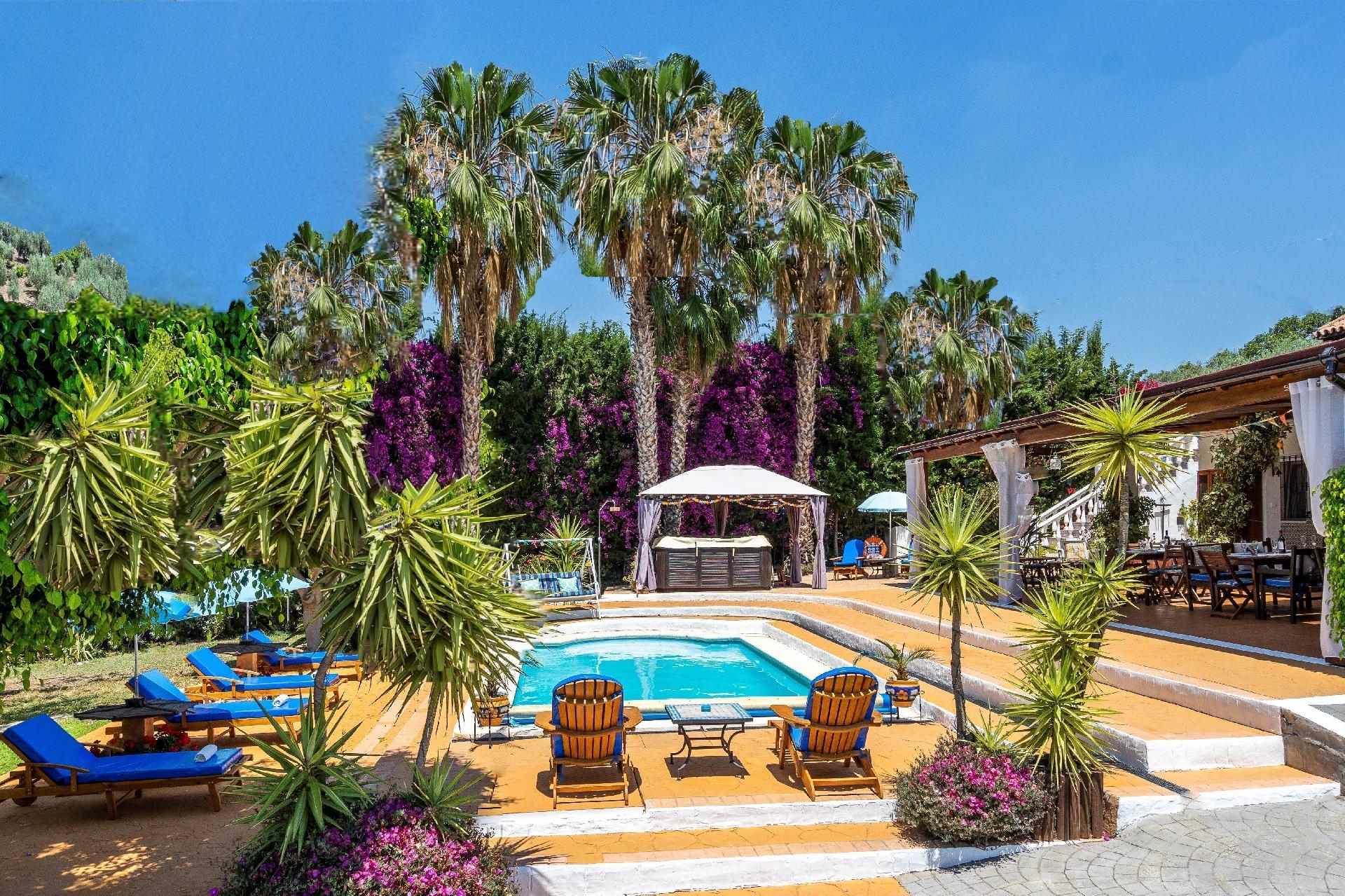 Ferienhaus mit Privatpool für 18 Personen ca. Ferienwohnung  Andalusien