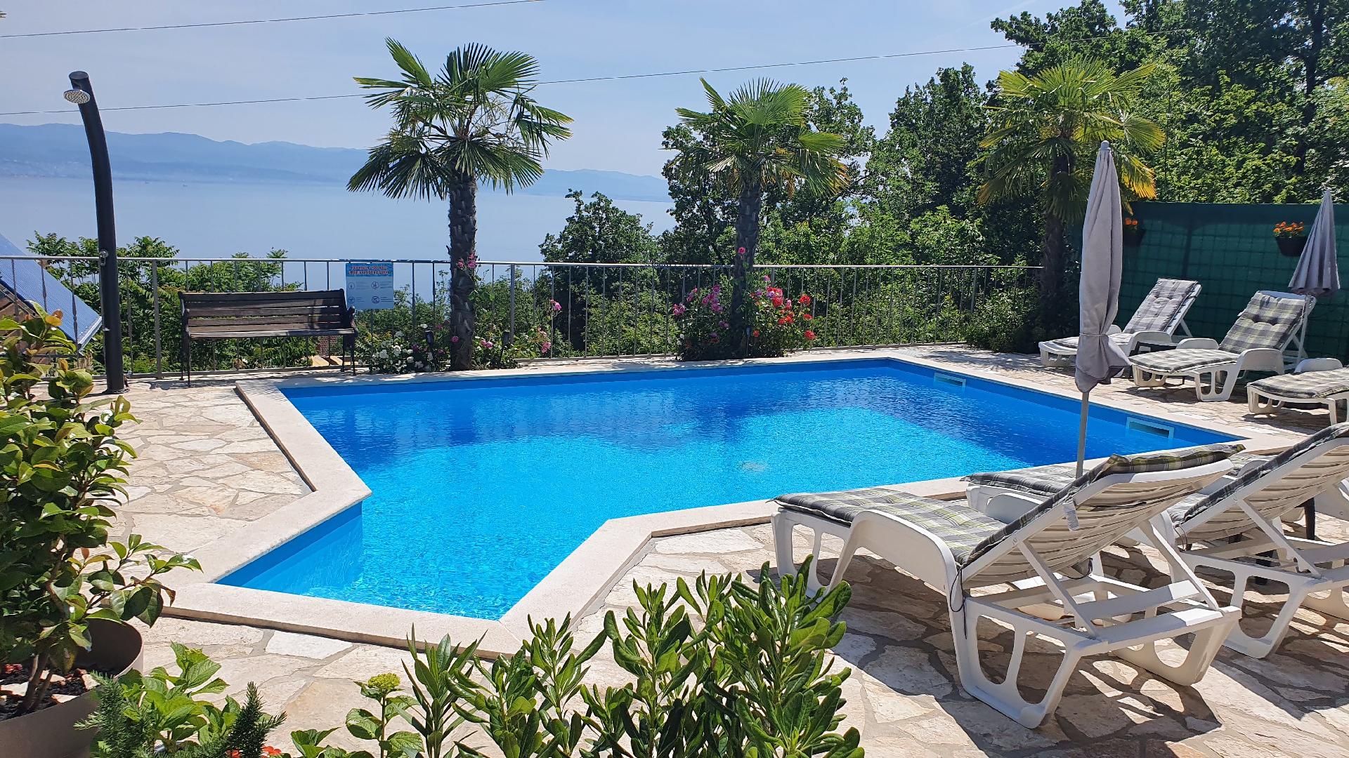 Moderne Ferienwohnung mit gemeinschaftlichem Pool Ferienwohnung in Kroatien