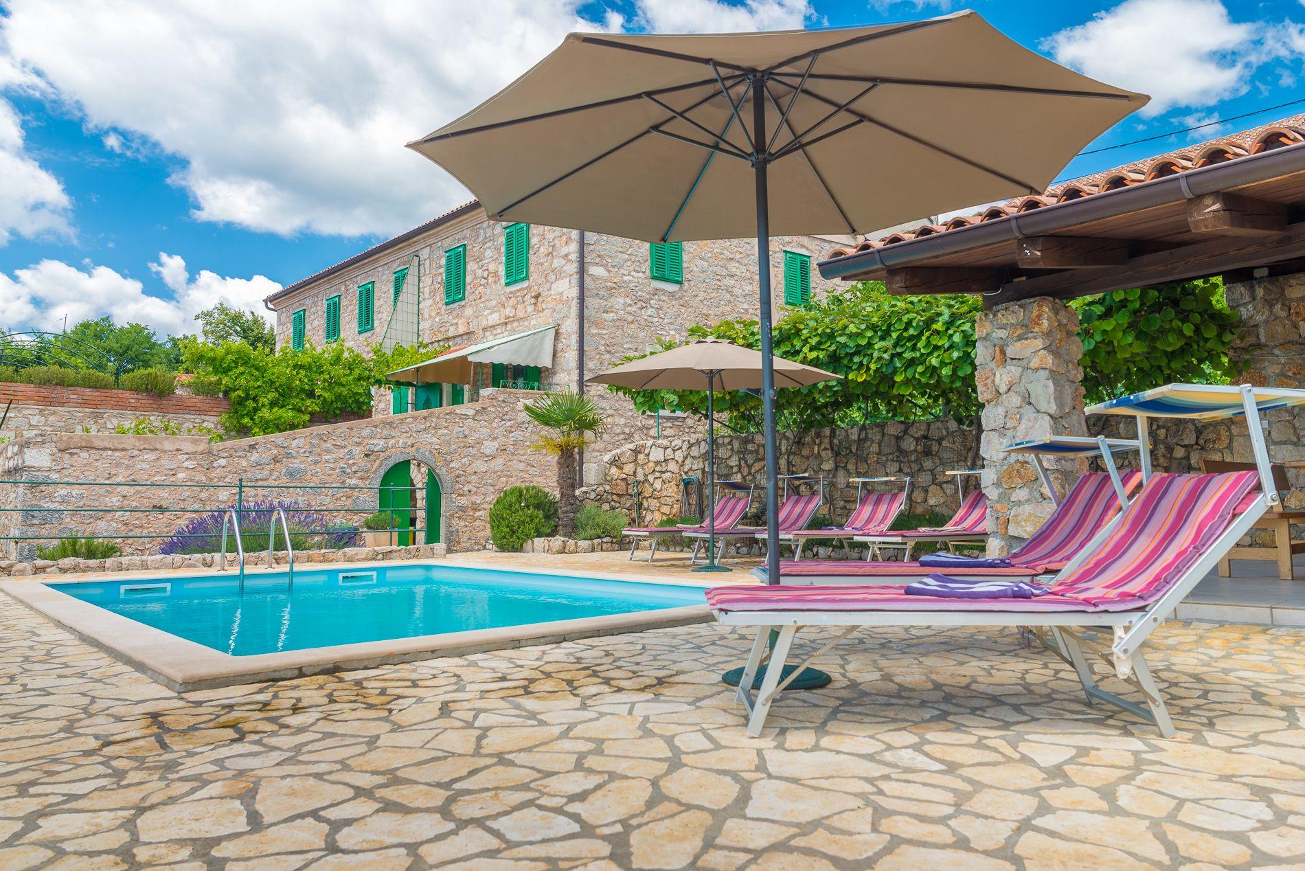 Ferienhaus mit Privatpool für 2 Personen  + 2  in Kroatien