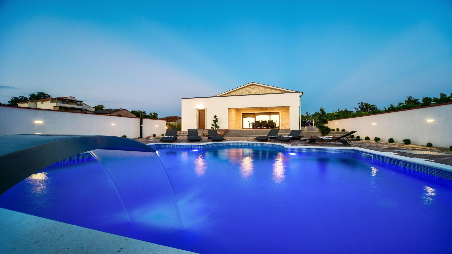 Ferienhaus in Privlaka mit Privatem Pool  