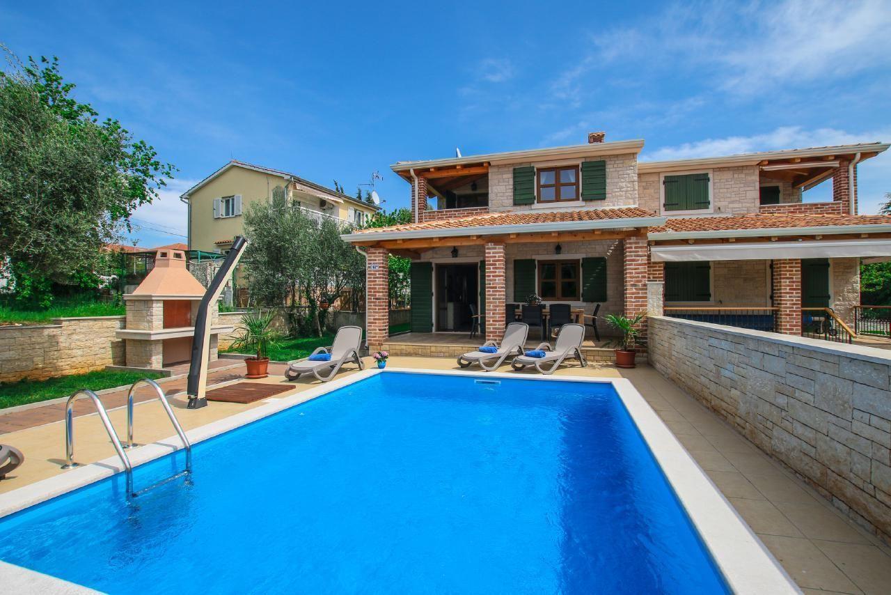 Villa Mare mit Pool, Garten, klimatisiert, bis 6 P Ferienhaus 