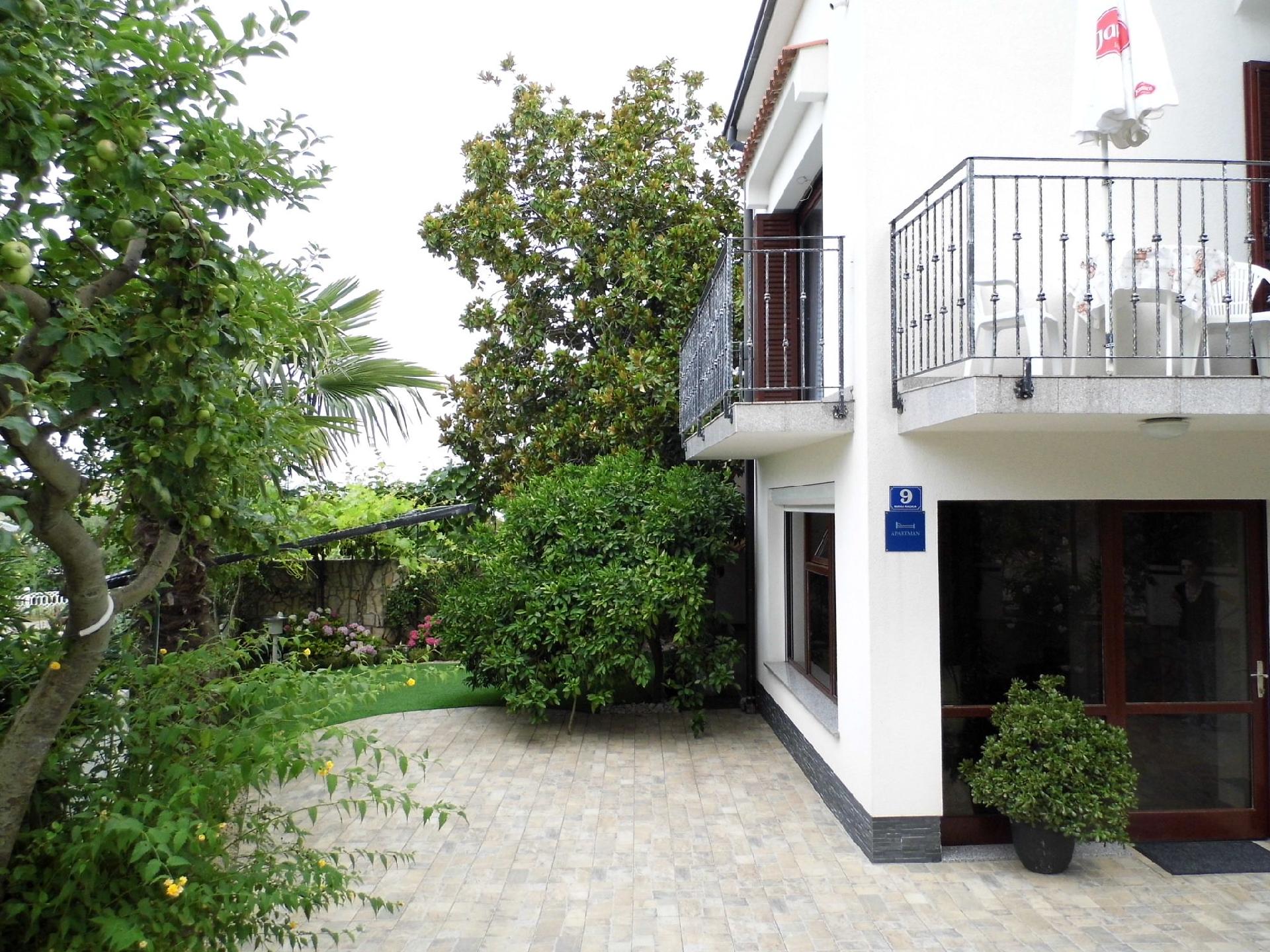 Ferienwohnung für 4 Personen ca. 70 m² i Ferienhaus  Insel Krk