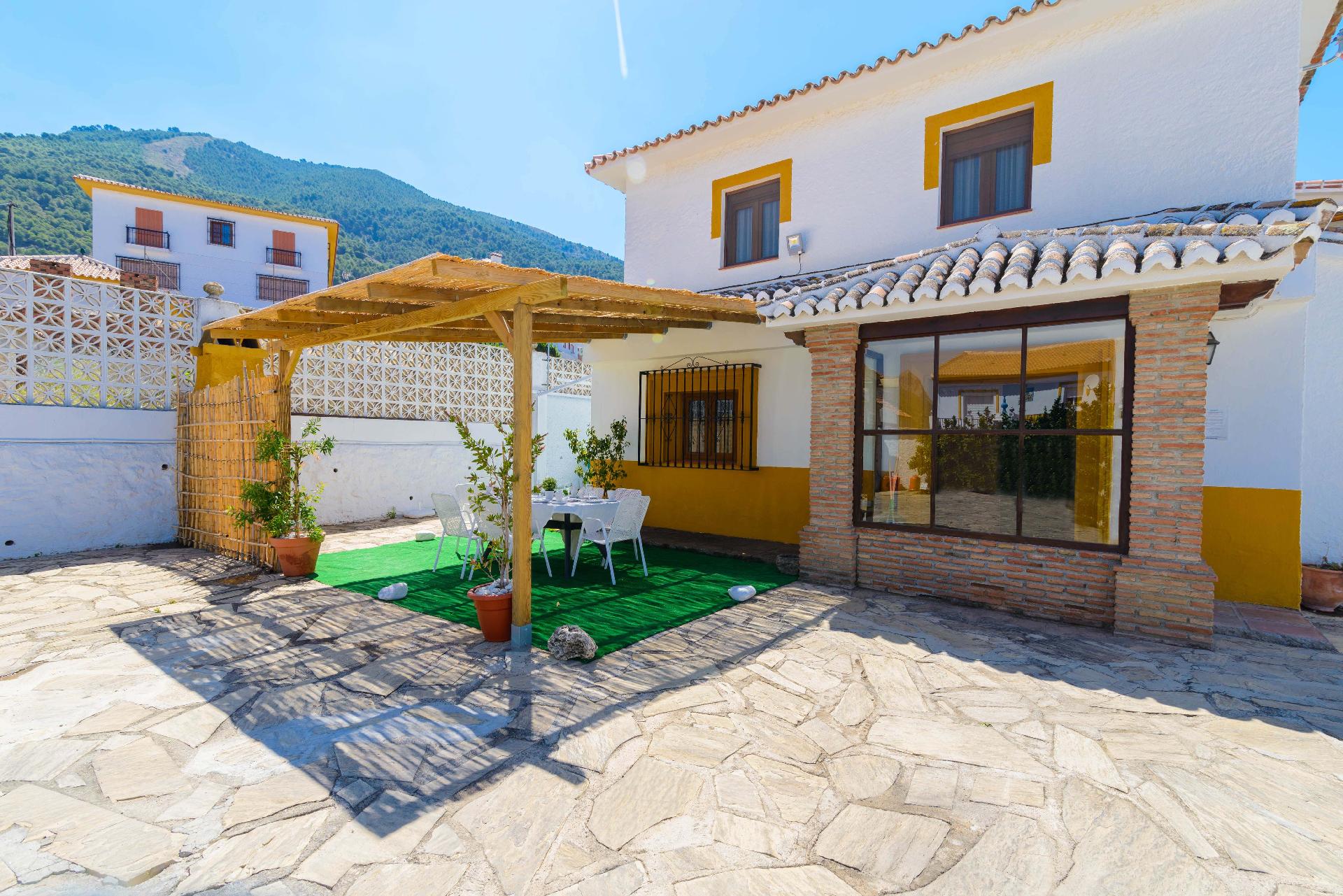Ferienhaus mit Privatpool für 7 Personen ca.  Ferienhaus  Andalusien