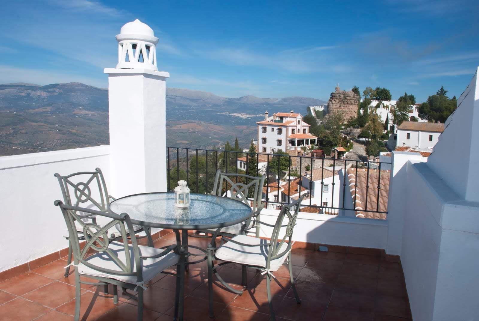 Tolles Ferienhaus in Comares mit Terrasse   Andalusien