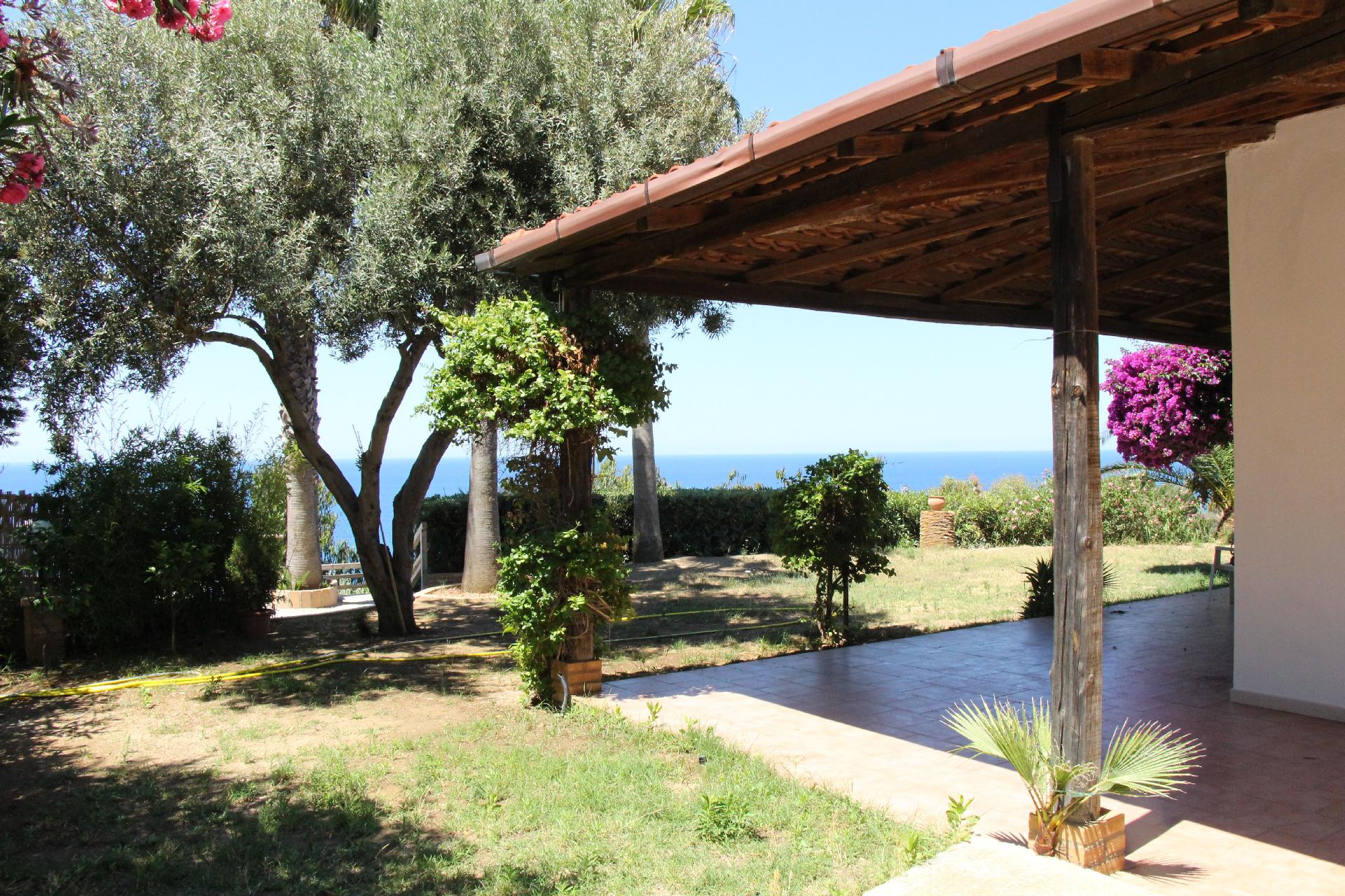 Villa Vanessa - der Traum auf den Klippen - Einzel Ferienhaus in Italien