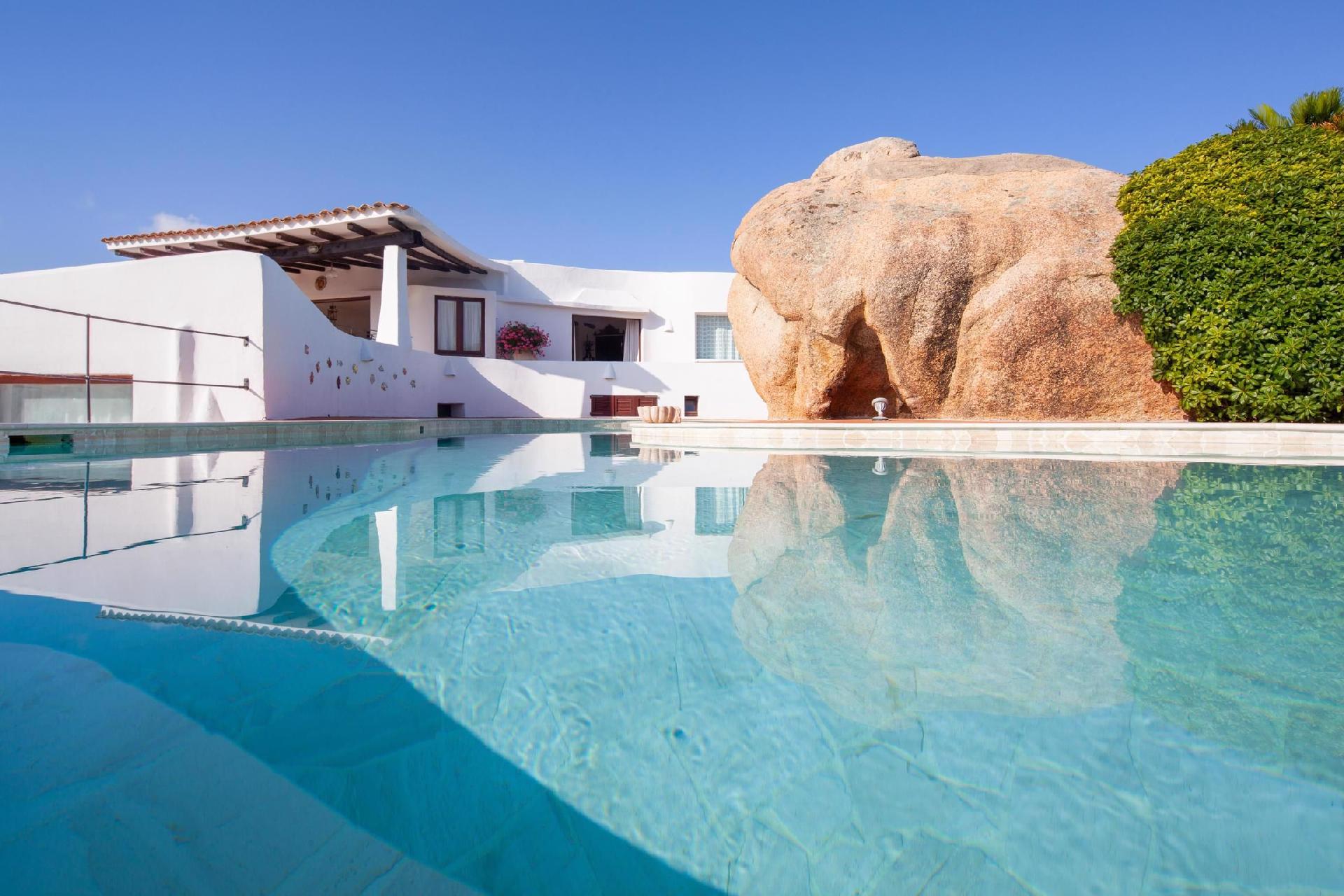 Ferienhaus in Punta Sardegna mit Privatem Pool  in Italien