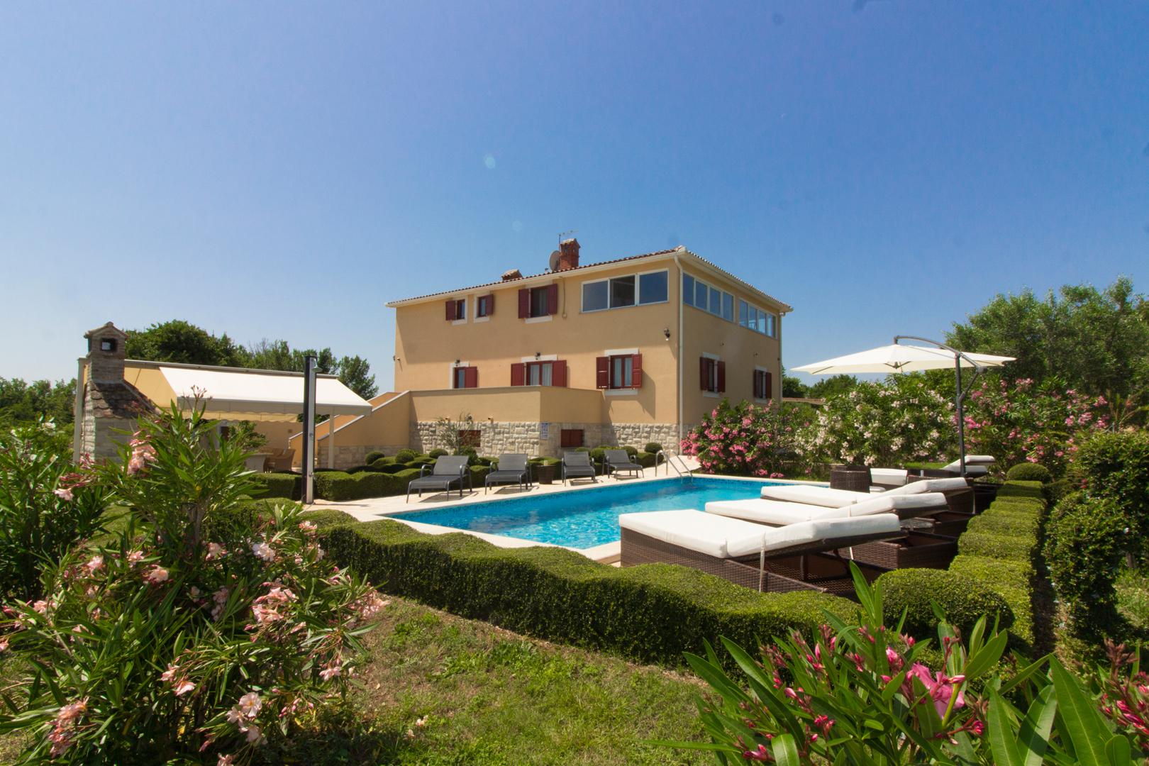 Ferienhaus mit Privatpool für 10 Personen ca.  in Istrien