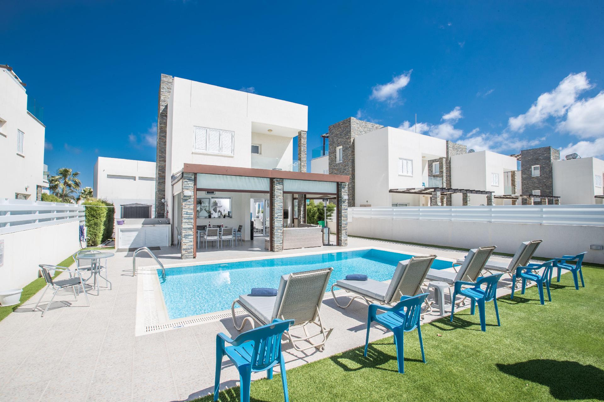 Ferienhaus mit Privatpool für 8 Personen ca.  Ferienhaus in Zypern