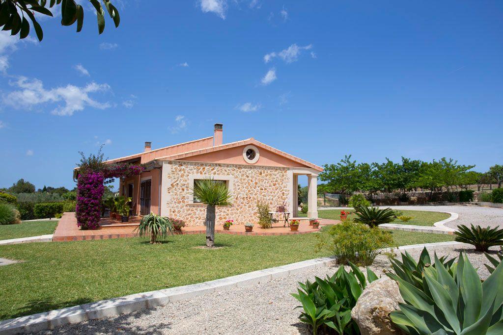 Finca in Olivenhain mit Pool, WLAN und Klimaanlage Ferienhaus  Mallorca