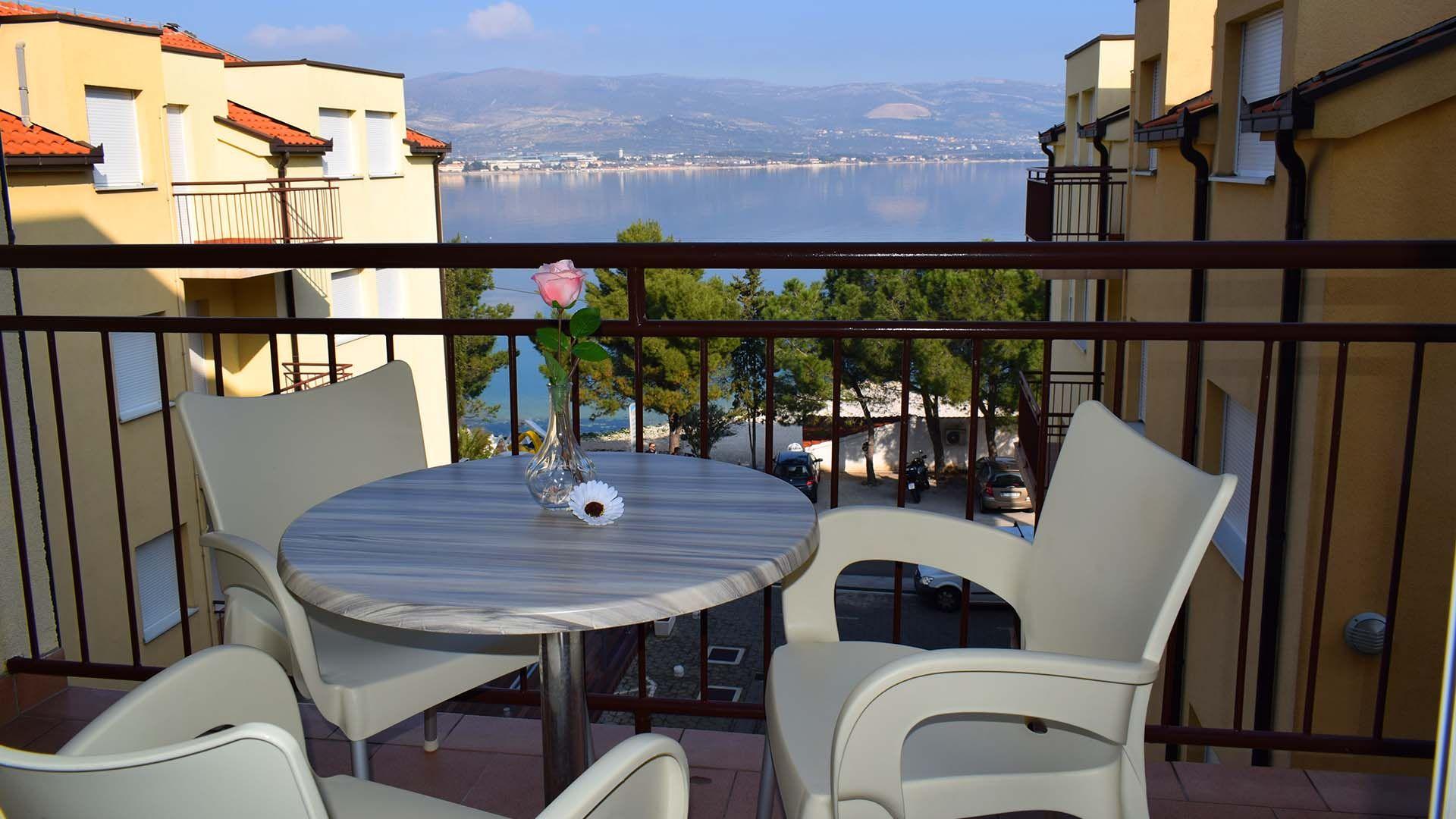 Ferienwohnung für 5 Personen ca. 70 m² i   Split Riviera