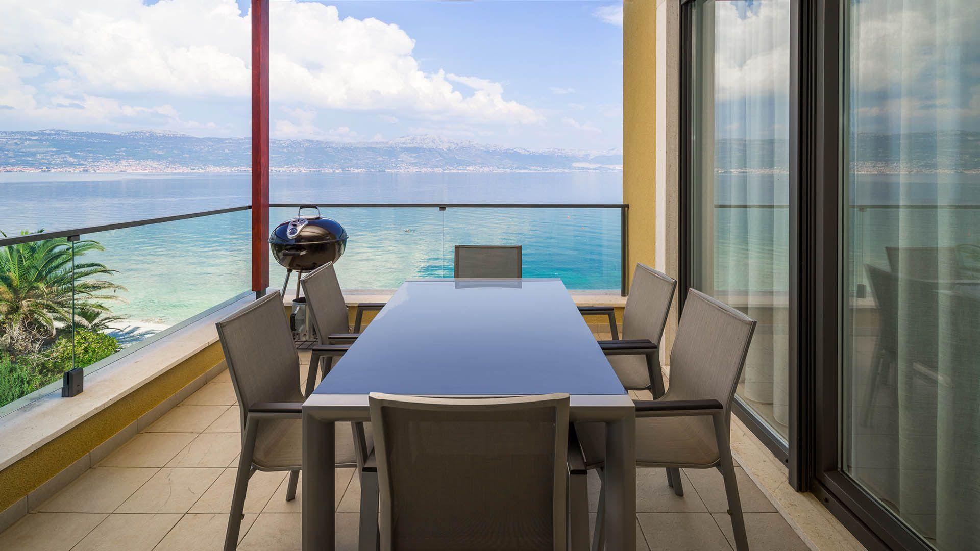 Ferienwohnung für 6 Personen ca. 150 m²    Split Riviera
