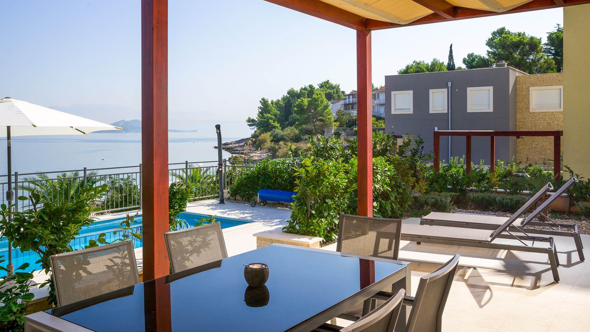 Ferienhaus mit Privatpool für 12 Personen ca.  in Dalmatien
