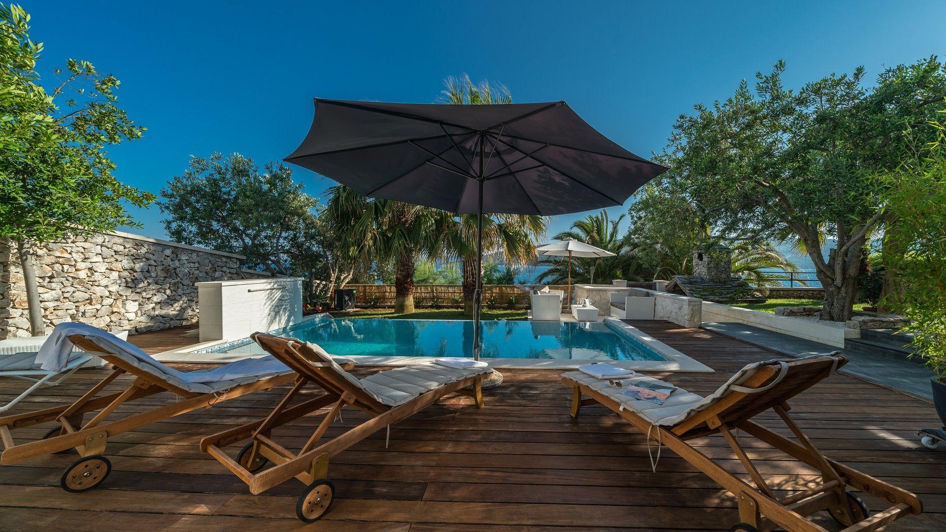 Ferienhaus mit Privatpool für 10 Personen ca.   Split Riviera