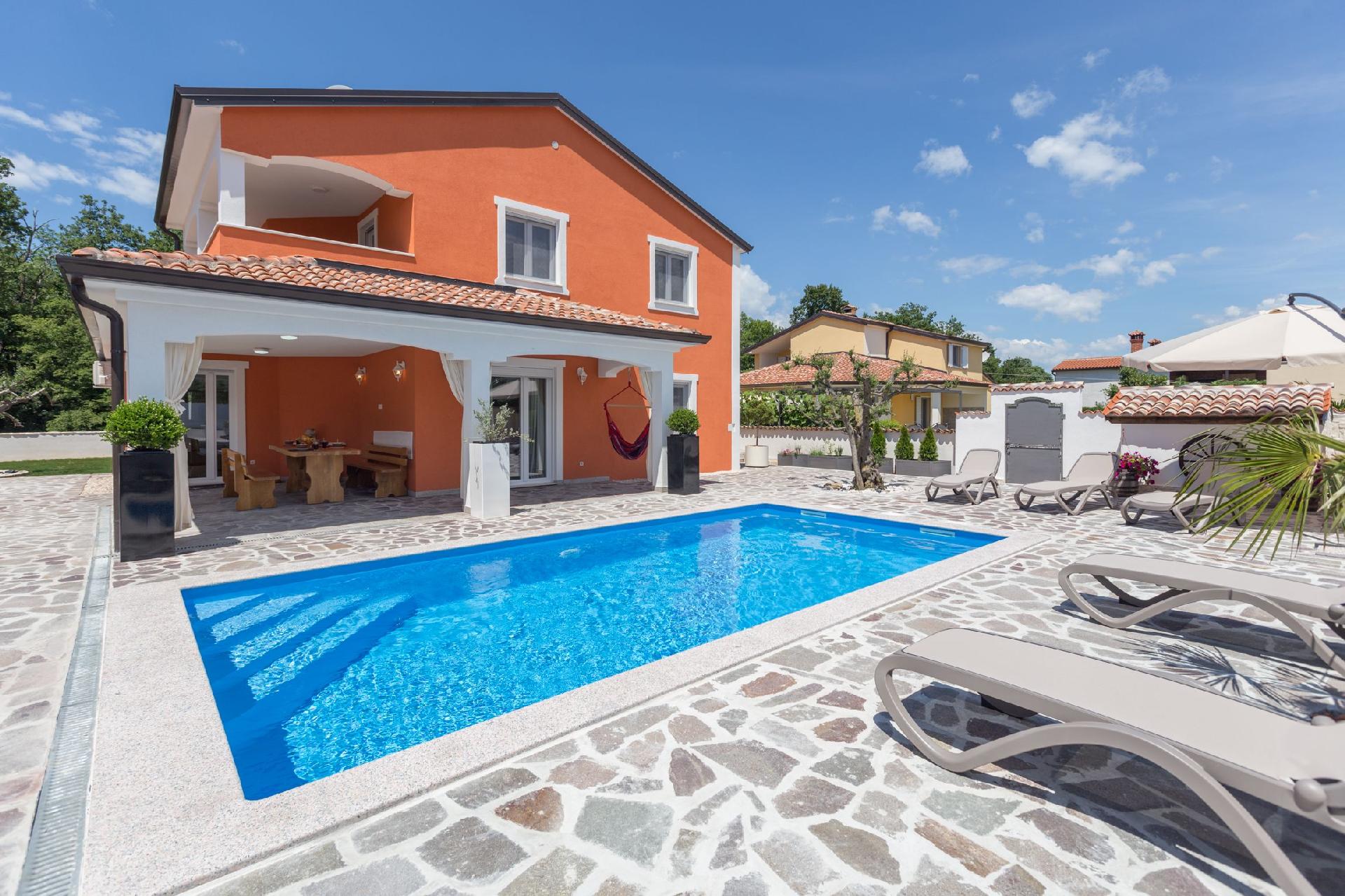 Ferienhaus mit Privatpool für 8 Personen ca.   in Kroatien