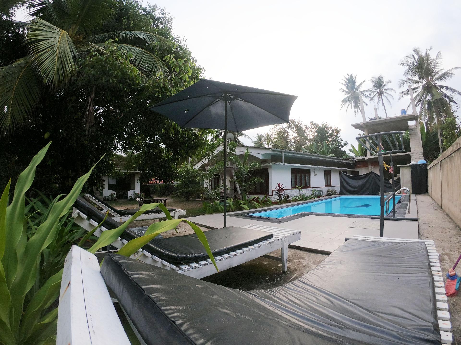 Ferienhaus mit Privatpool für 5 Personen  + 1 Ferienhaus in Sri Lanka