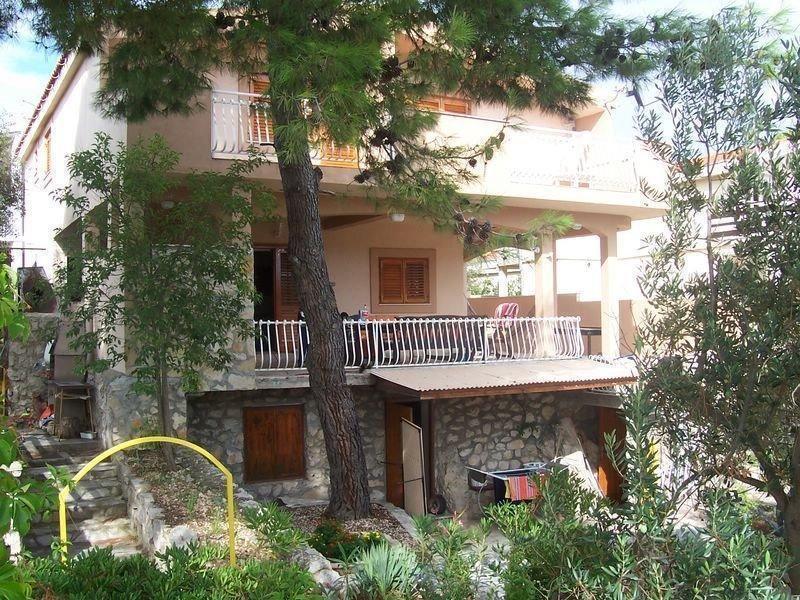 Ganze Wohnung in ?ibenik mit Großem Grill un Ferienwohnung in Dalmatien