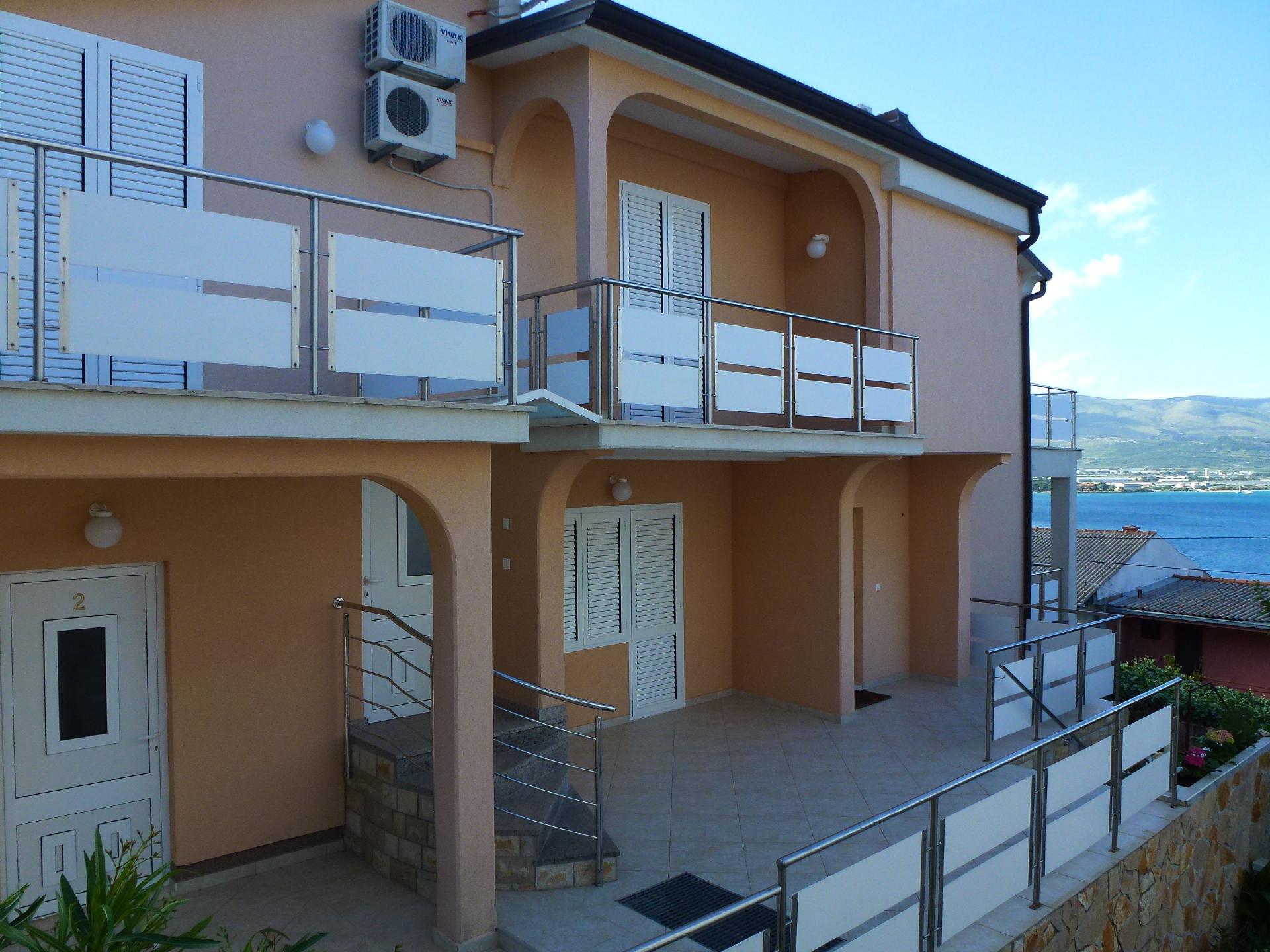 Helle Zimmer mit grossem Balkon mit Meeresblick f& Ferienhaus in Kroatien