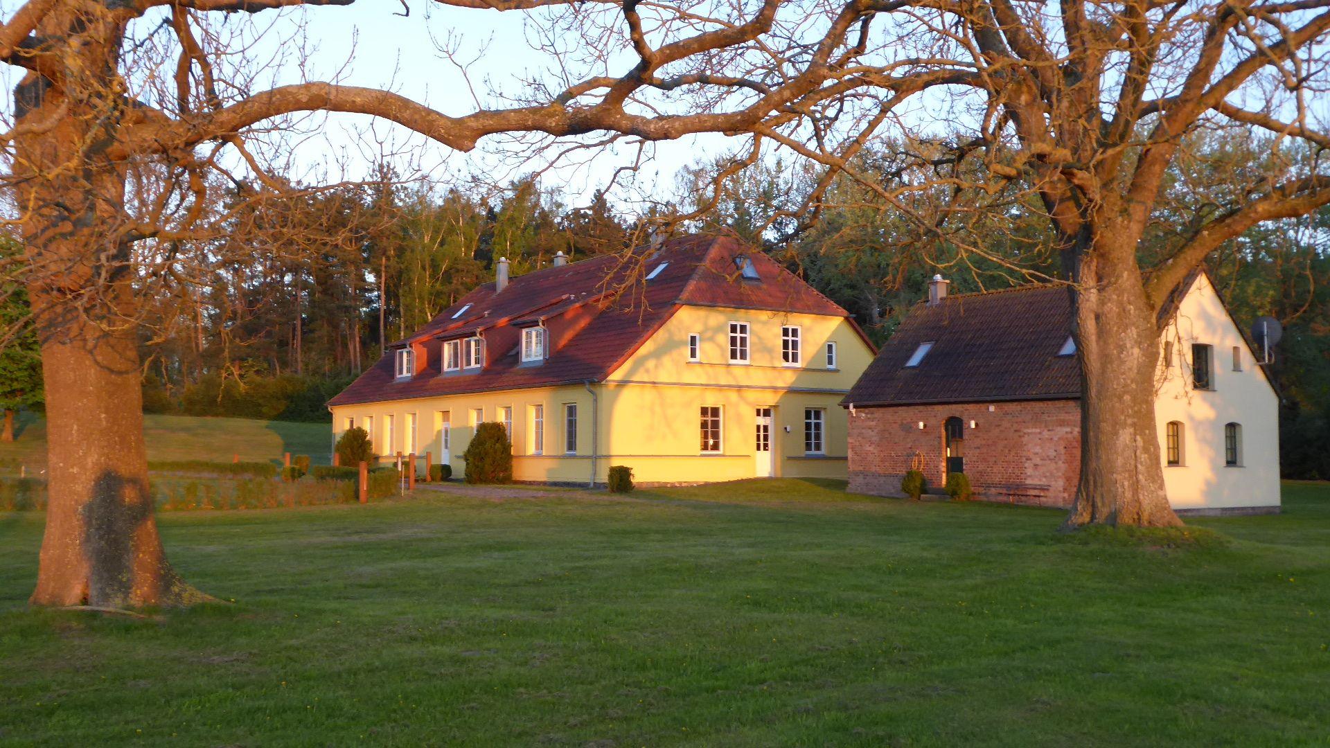 Hochwerige Wohnung in Gingst mit großem Gart Besondere Immobilie in Mecklenburg Vorpommern