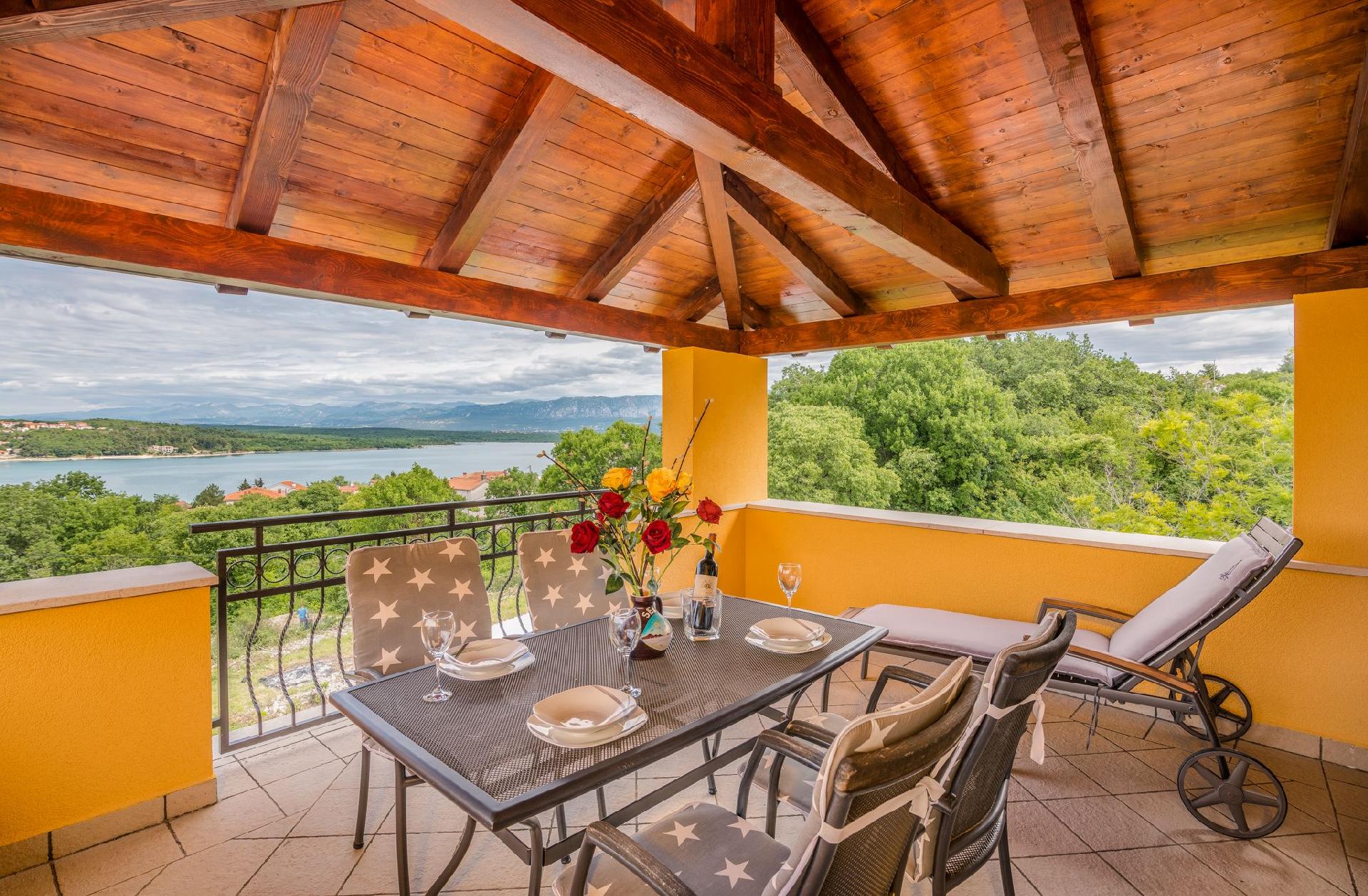 Appartement in Soline mit Großer Terrasse Ferienhaus  kroatische Inseln