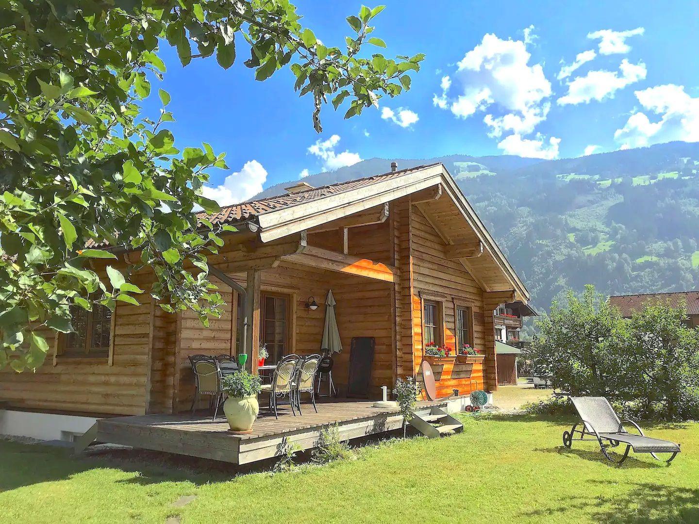 gemütliches Tiroler Blockhaus Ferienhaus in Österreich