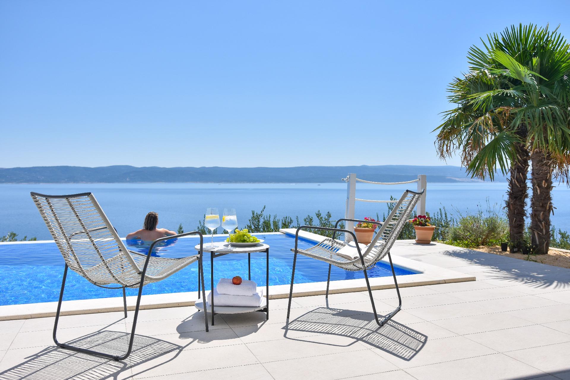 Ferienhaus mit Privatpool für 6 Personen ca.  Ferienhaus  Split Riviera