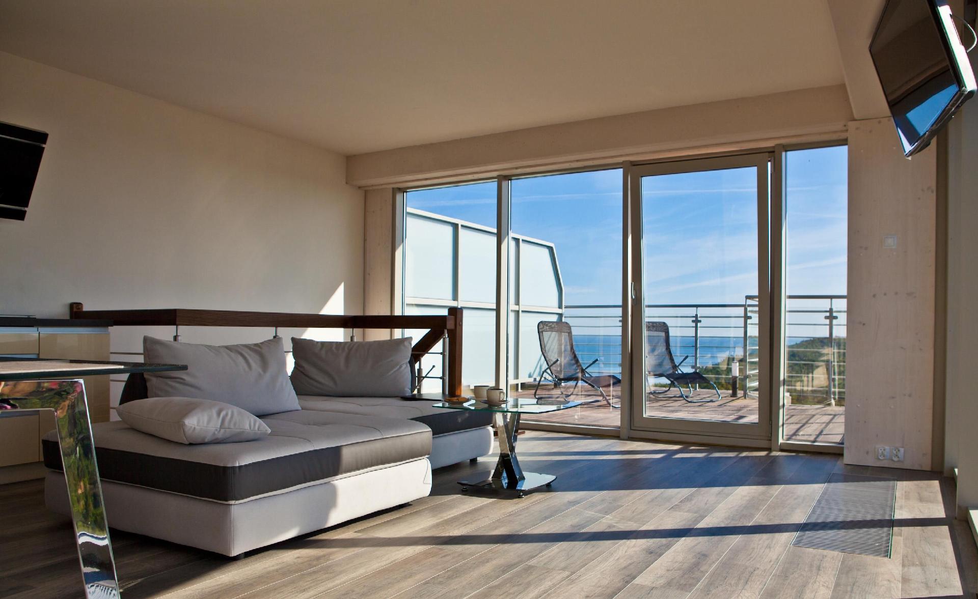 Wohnung mit Panoramaverglasung und Meerblick Ferienwohnung in Europa