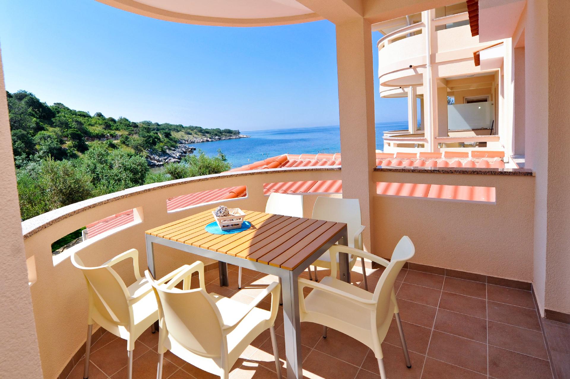 Ferienwohnung für 5 Personen ca. 60 m² i Ferienhaus  kroatische Inseln