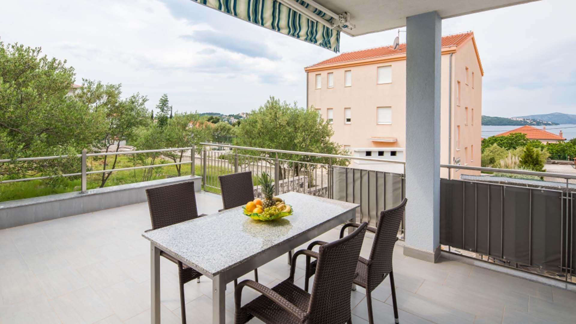 Ferienwohnung für 4 Personen ca. 40 m² i   Okrug Gornji