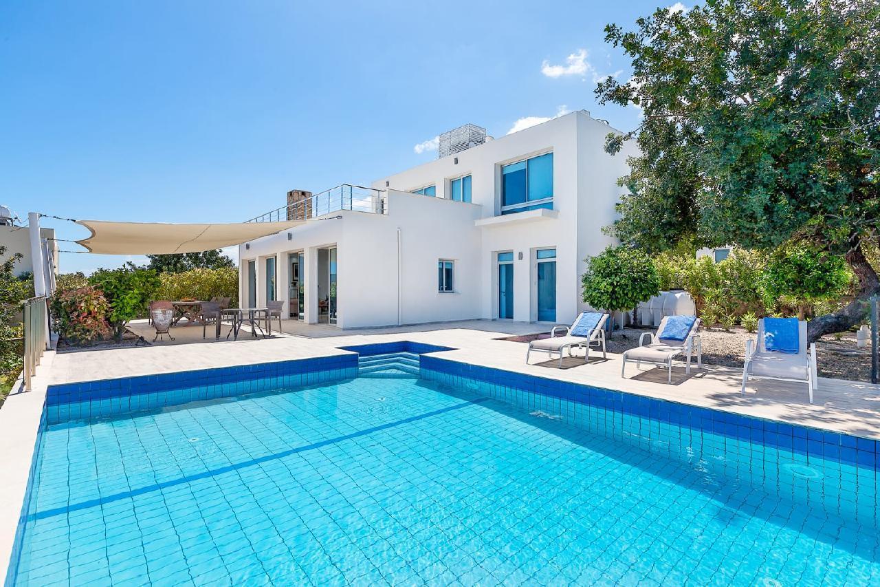 Ferienhaus in Kyrenia mit Privatem Pool und Meerbl  in Zypern
