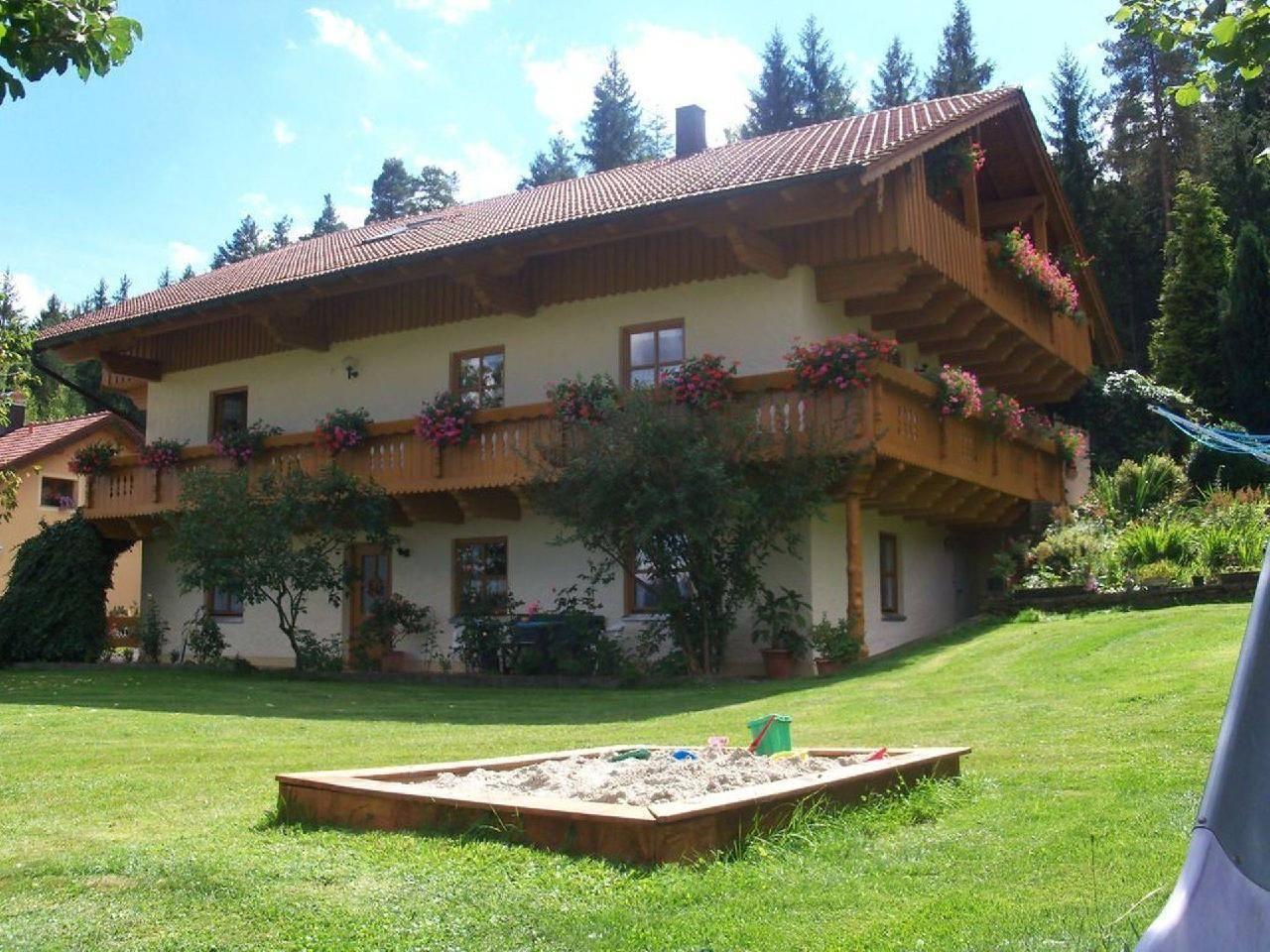 Appartement in Arrach mit Garten, Terrasse und Gri  im Bayerischer Wald