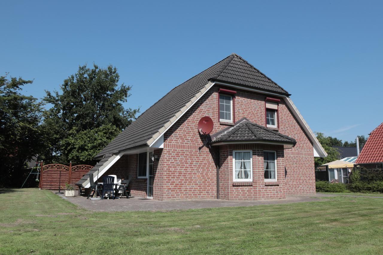 Ferienhaus in Norderteil mit Terrasse und Neben de  in Niedersachsen