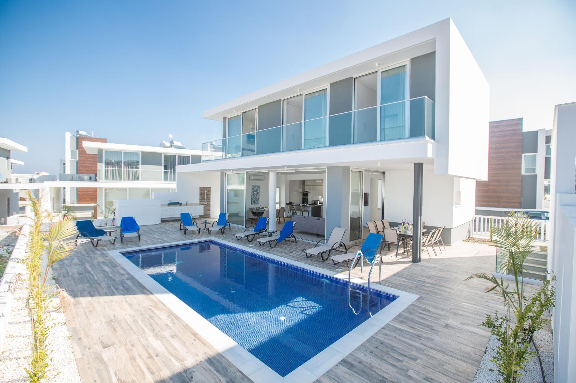 Ferienhaus mit Privatpool für 11 Personen ca. Ferienhaus in Zypern