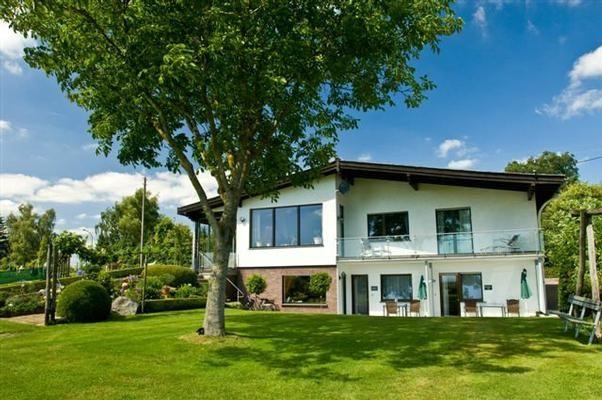 Wohnung in Lutzerath mit Garten, Terrasse und Gril  in Deutschland