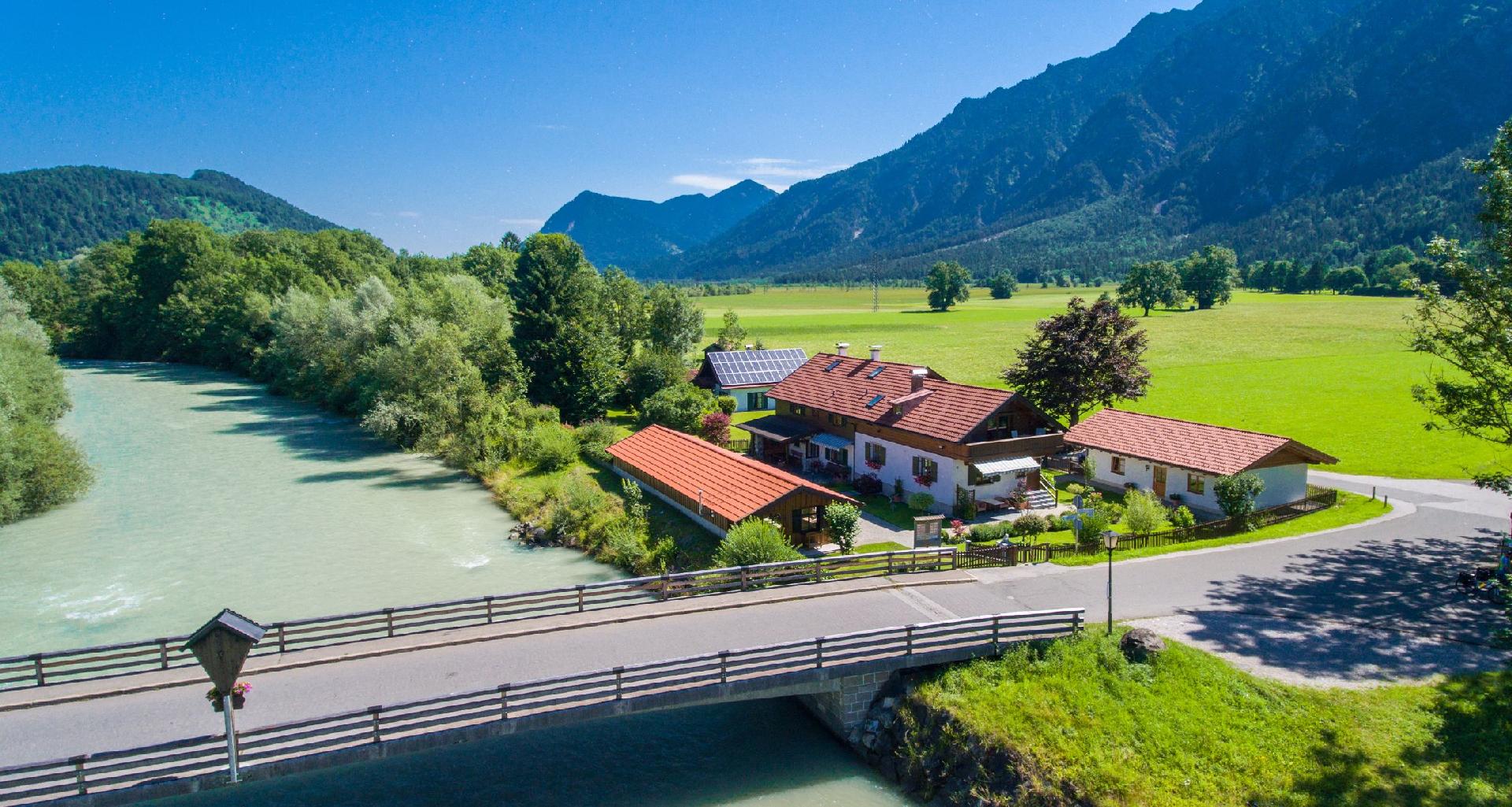 Tolle Ferienwohnung in Oberau mit Terrasse  in den Alpen
