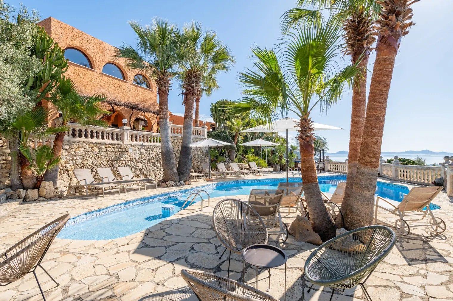 Ferienhaus mit Privatpool für 15 Personen ca. Ferienhaus  Mallorca