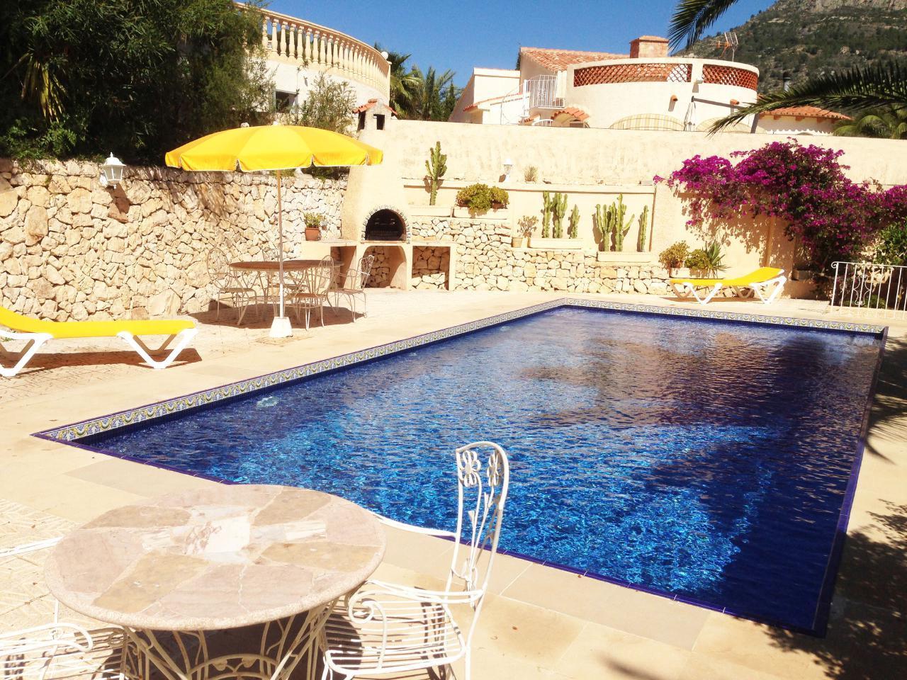 Ferienhaus in Calp mit Privatem Pool und Nah am St  in Spanien