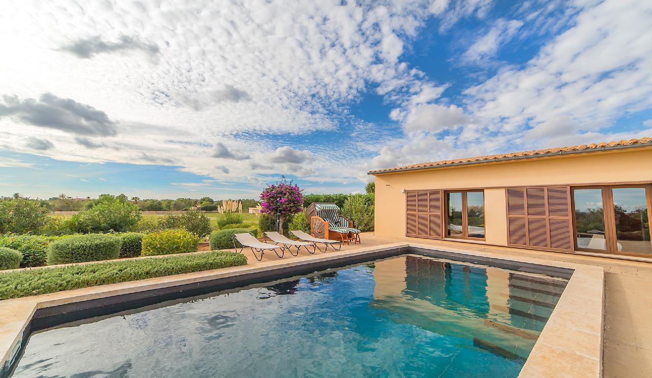 Tolles Ferienhaus in Campos mit Großem Pool  in Spanien