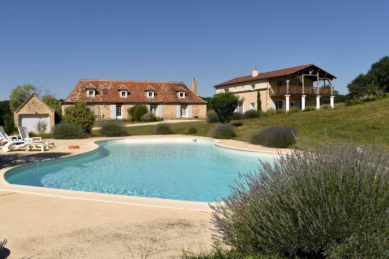 Typische Landhaus in Dordogne Perigord mit Terrass  in Europa