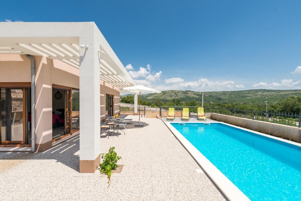 Villa Longfield mit privaten Pool und Sauna  in Dalmatien